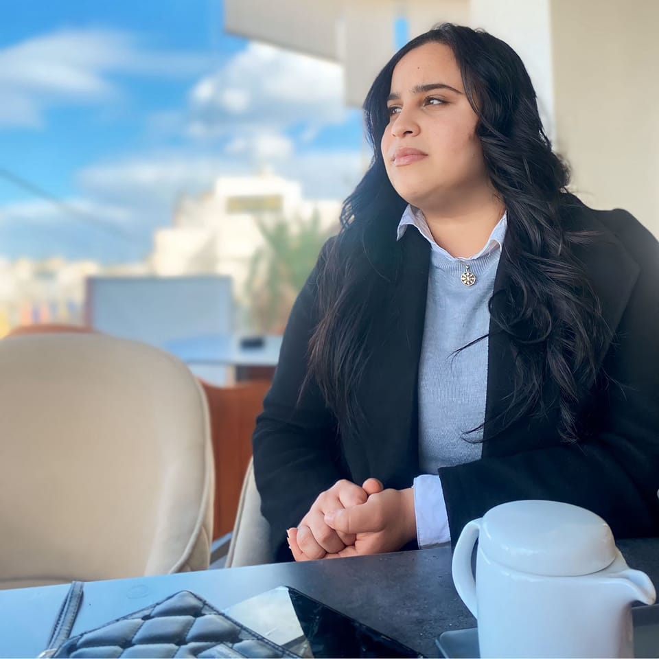 صورة صديقتك